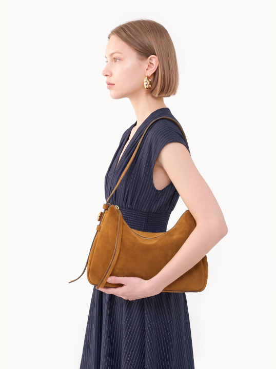 Aiuta — on-model look 3